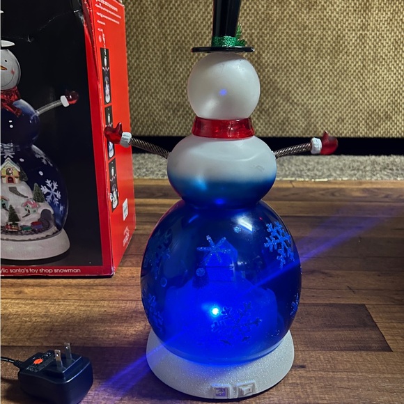 JCPenney • Lighted/Animated Train/ 8 Songs • Santa’s Toy Shop Snowman •Box/Video - Picture 11 of 16